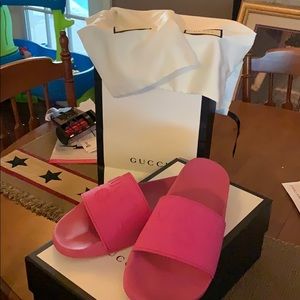 Gucci Pink sandals/slides